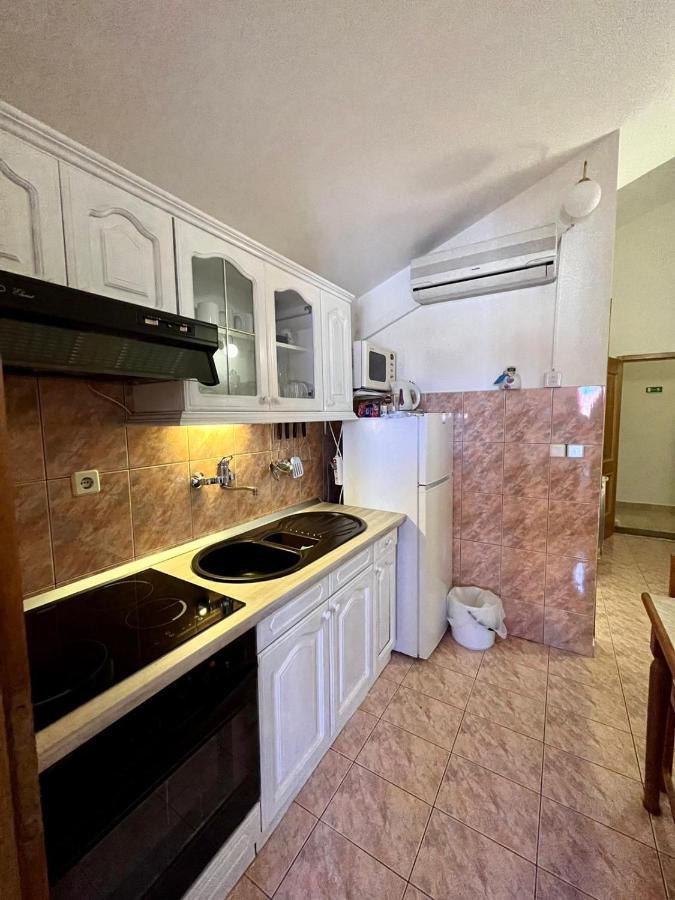 Apartman Gorana With Swimming Pool Йелса Екстериор снимка