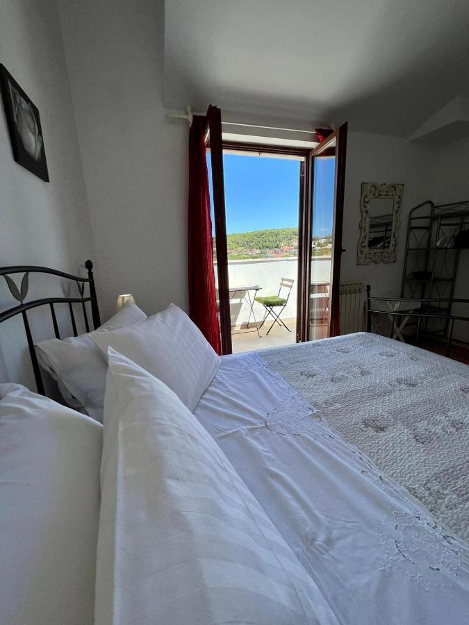 Apartman Gorana With Swimming Pool Йелса Екстериор снимка