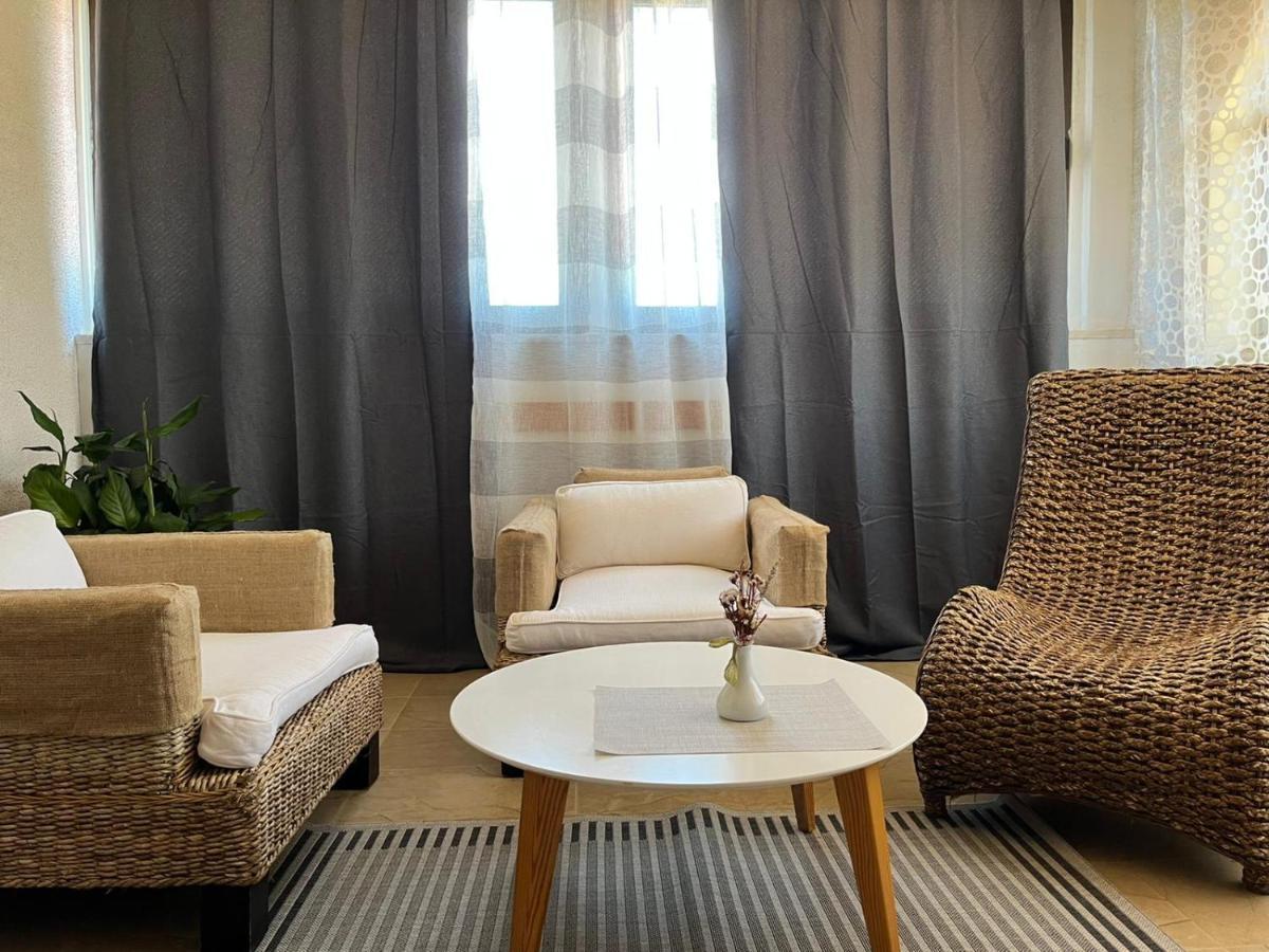 Apartman Gorana With Swimming Pool Йелса Екстериор снимка